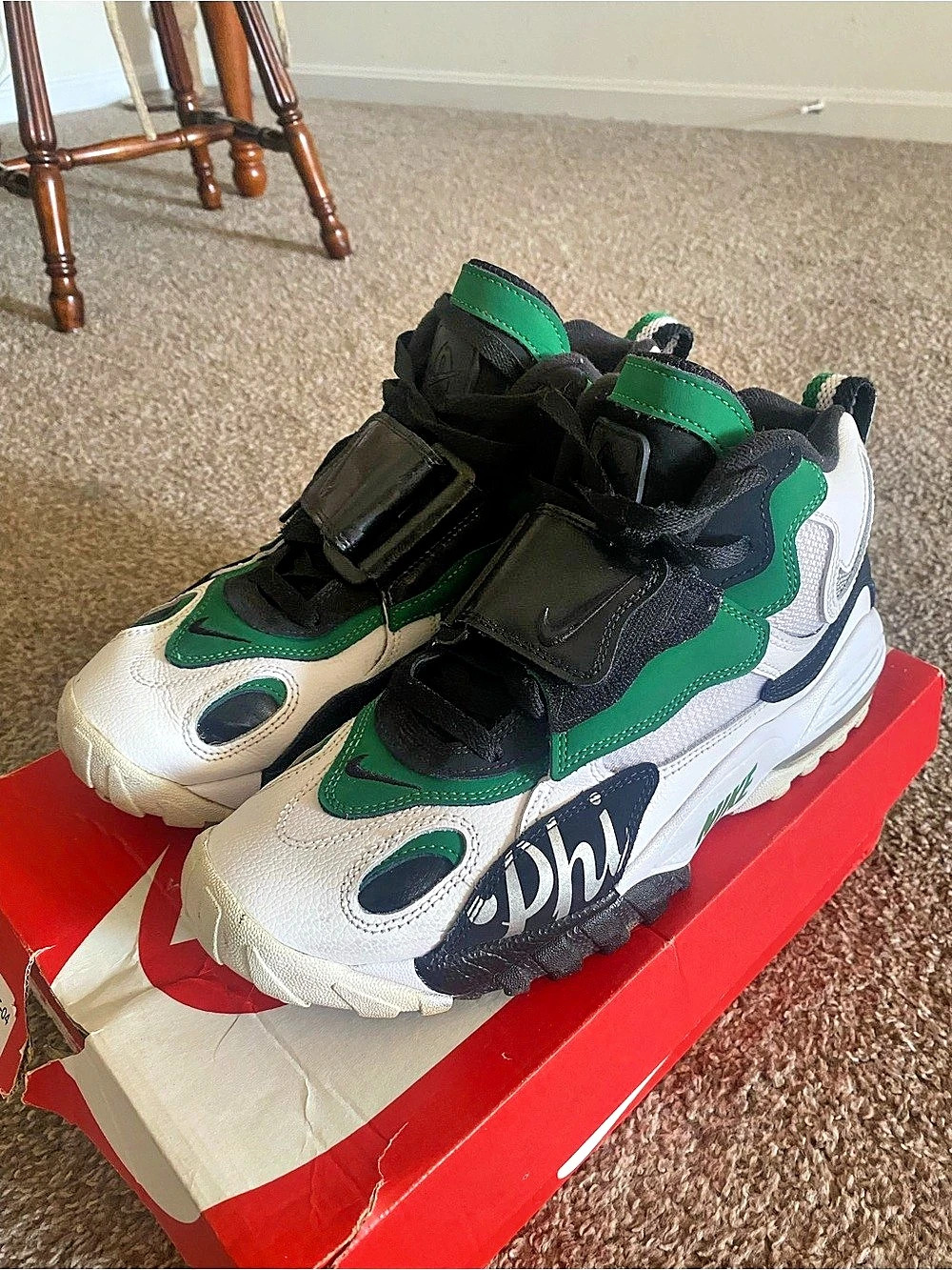 Nike Air Max Speed Turf Philadelphia Eagles Green & White Sneakers